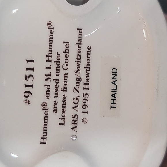 BAVARIAN Village Collection Hawthorne Wishing Well, 827022 Hummel and M L Hummel - Picture 5 of 6